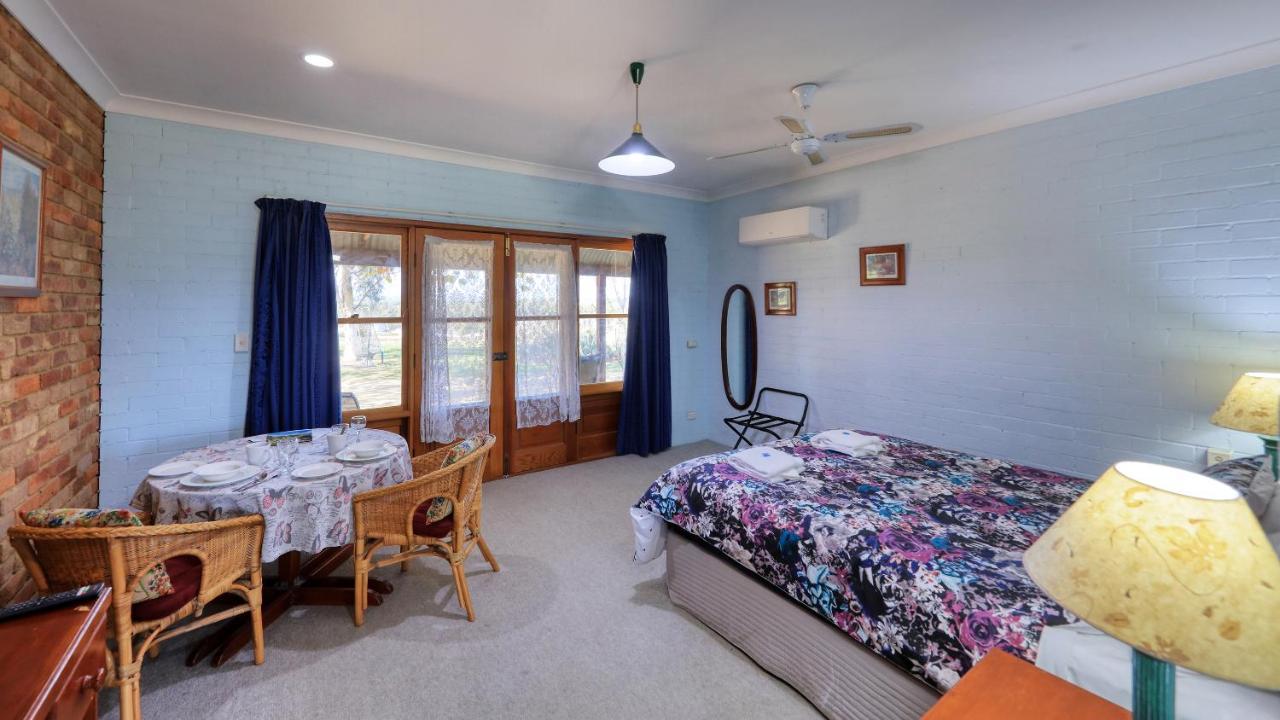 The Vineyard Motel Cowra Extérieur photo
