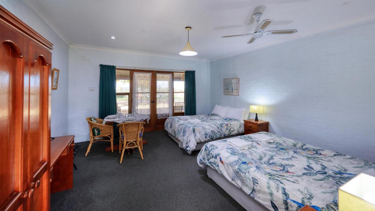 The Vineyard Motel Cowra Extérieur photo