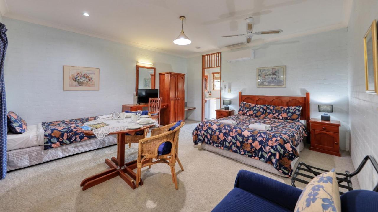 The Vineyard Motel Cowra Extérieur photo